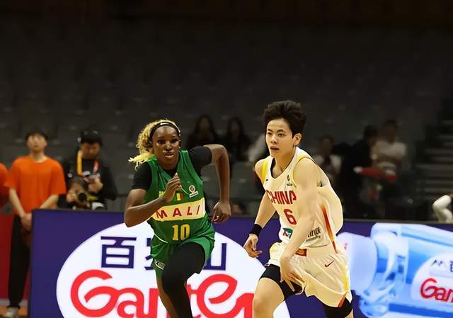易胜博体育官方入口-漂亮！中国女篮轻取开门红，三塔炸裂，杨舒予觉醒，王思雨太稳了